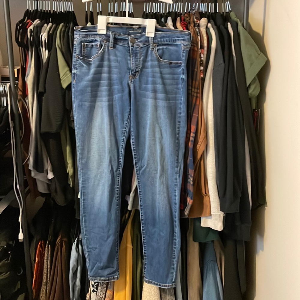 Mid-wash Skinny Jeans